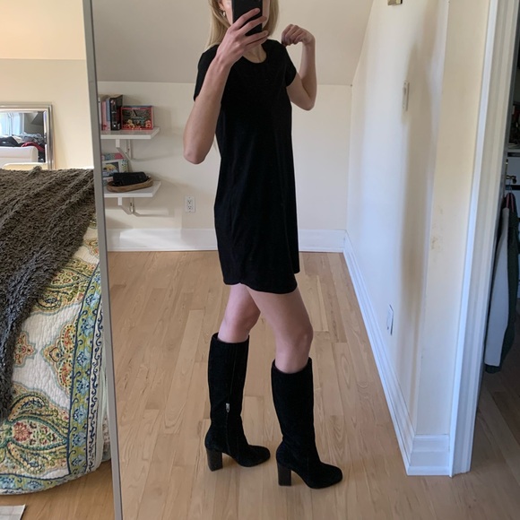 Casual Black Faux Suede T-Shirt Dress - Effortless Everyday Style - Picture 3 of 5